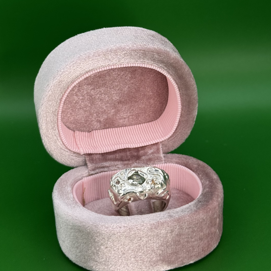 Posy Ring (Size 8)
